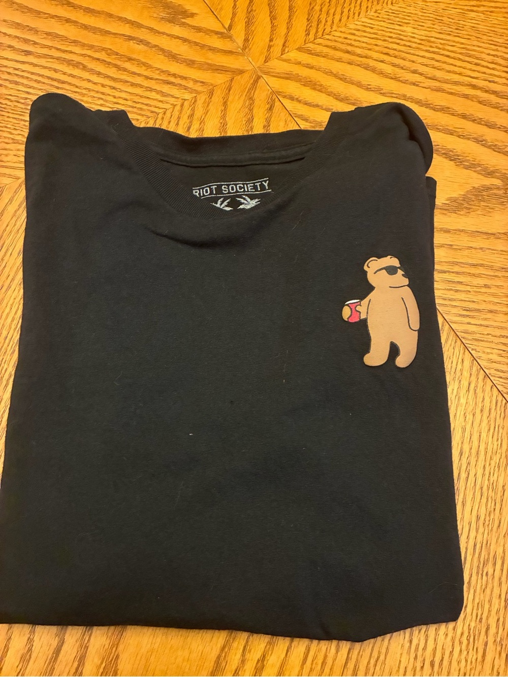 Riot Society Black Tee with Tan Bear and Red Cup Graphic party bear size large